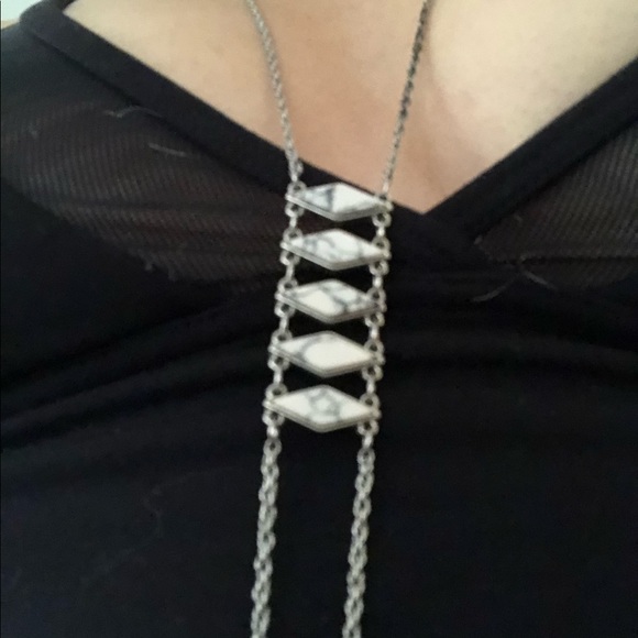Long necklace - Picture 2 of 4